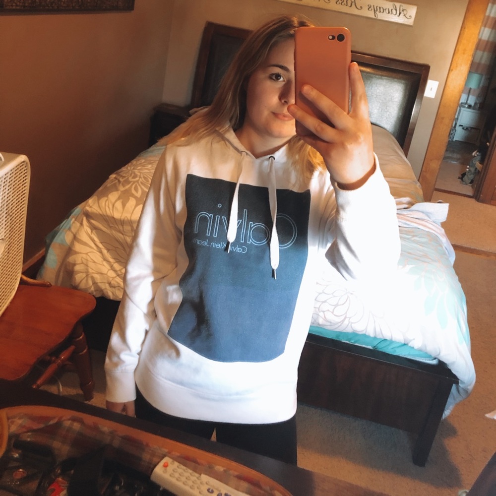 Calvin Klein sweatshirt/hoodie• size m• fit s-m•